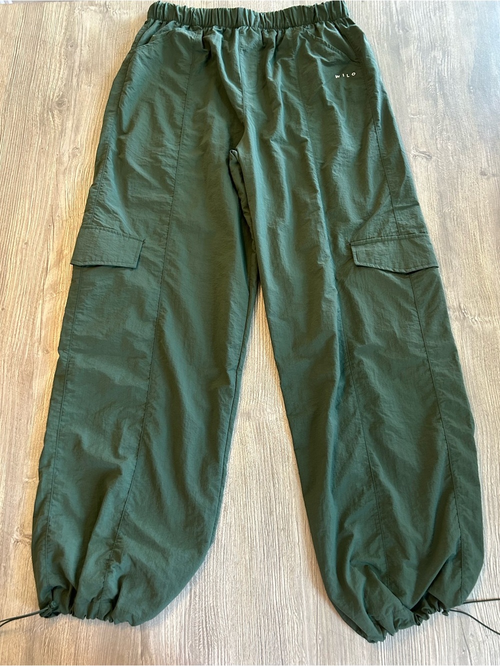 WILO the Label Pine Green Parachute Cargo Jogger Pants Adjustable Hems Sz Medium - Picture 2 of 10